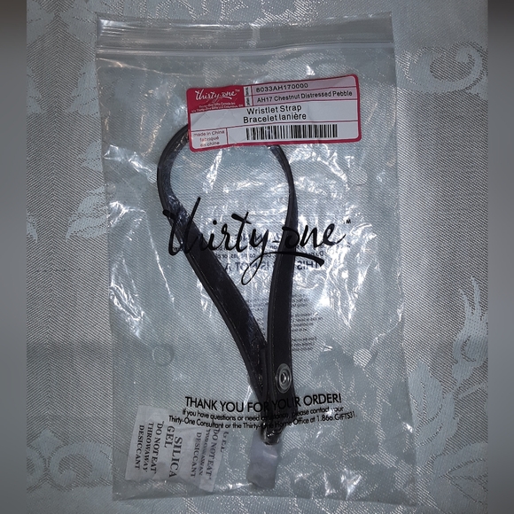 Thirty-One Rubie Mini w/Wristlet Strap, (Chestnut/Brown) - Picture 4 of 5